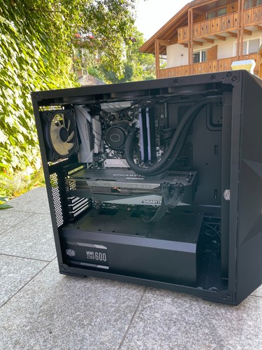 Gaming con monitore - pc, tutto